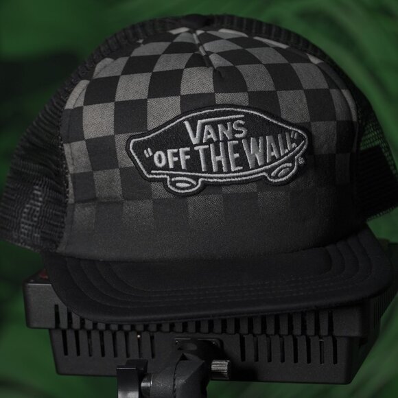 VINTAGE Y2K VANS SKATE TRUCKER HAT CLASSIC STREETWEAR MENS SNAPBACK HAT - Picture 1 of 7